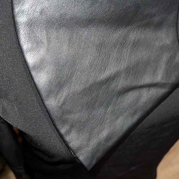 CALVIN KLEIN PULLOVER BLOUSE LEATHER BELL SLEEVES SMALL PETITE BUT FITS MEDIUM - Picture 8 of 8